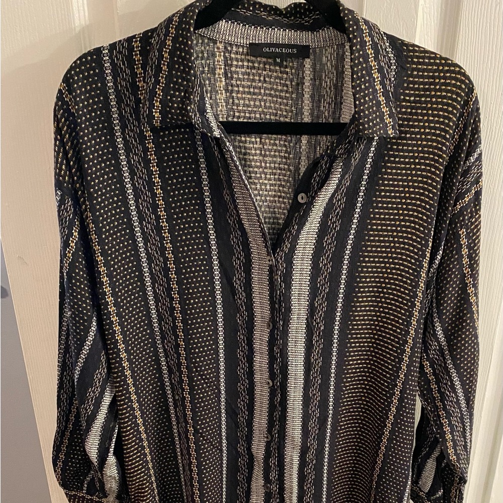 Chic long sleeve button down dress with belt.